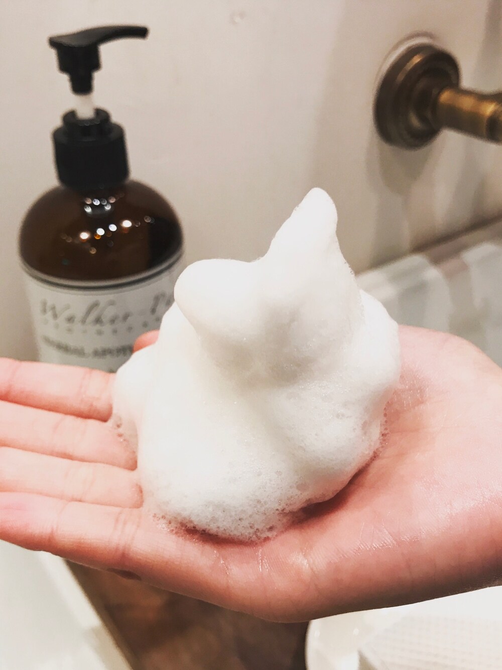 「最纯净的洁面、霍尔生活」｜「walker-parklaneのアイテム（ラッピングキット、ホワイト系）」を使った、穿舞鞋的黑猫さん（キッズ・171cm）の冬コーディネートの1枚目の写真