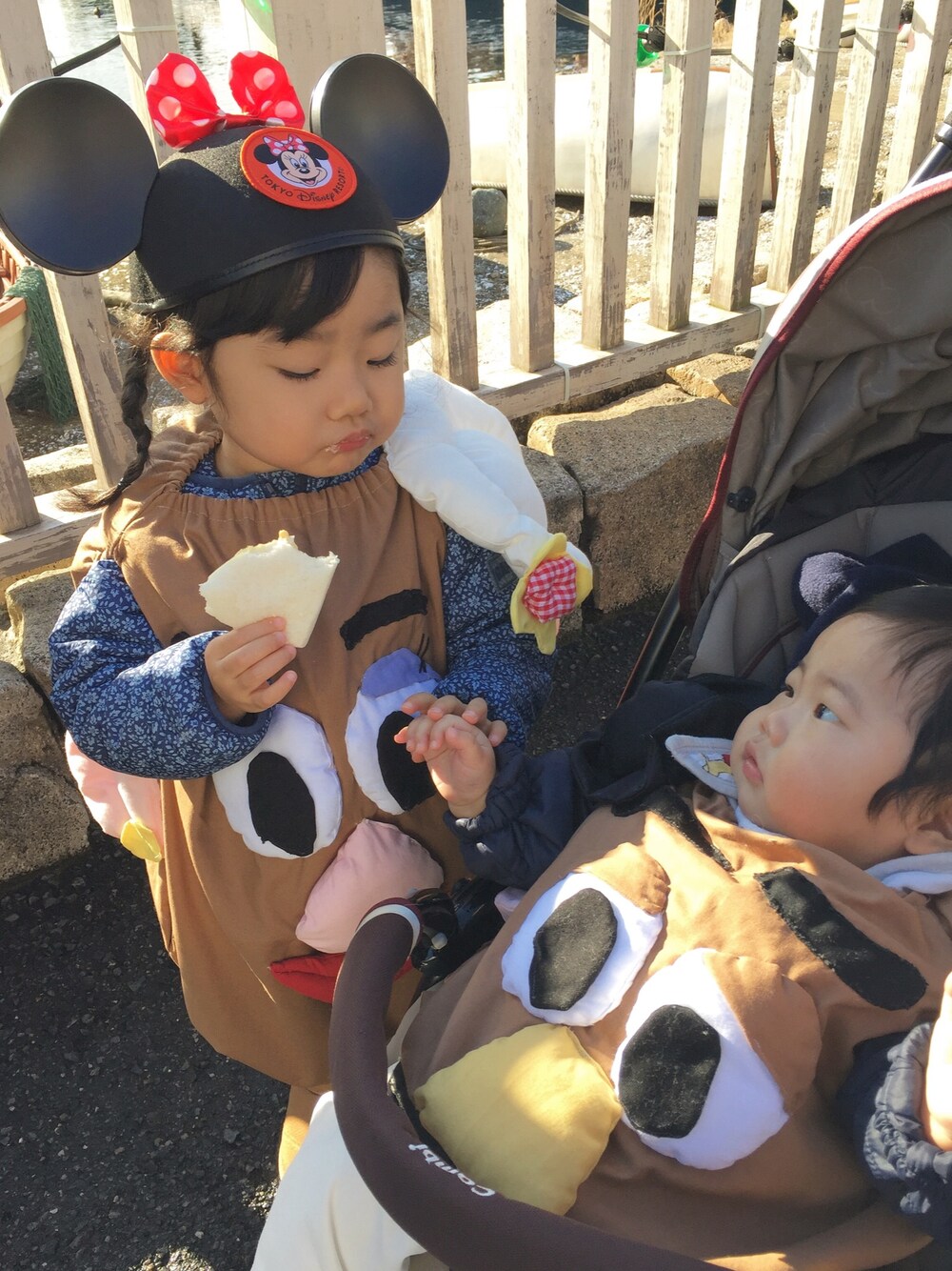 「キッズファッション、キッズコーデ、ハンドメイド、ポテトヘッド、ミセスポテトヘッド、ディズニーシー」｜「Handmadeのアイテム（ワンピース/ドレス、ブラウン系）」を使った、yuuuuwa!!!さん（キッズ・90cm）の冬コーディネートの1枚目の写真