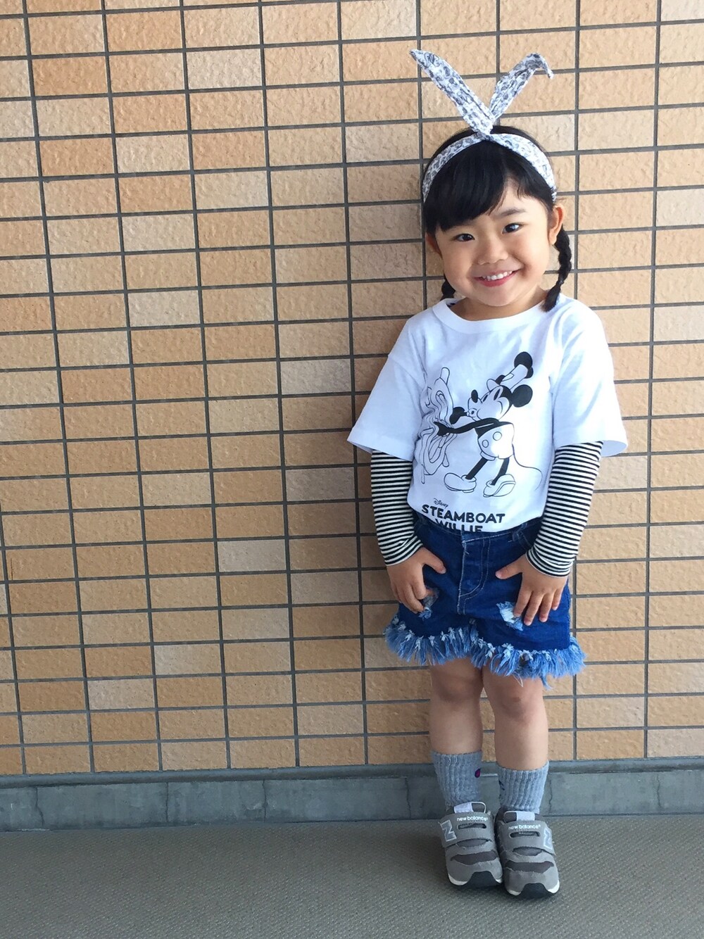 「キッズファッション、キッズコーデ、おんなのこ、カジュアルコーデ、ユニクロ、UT、フリンジ、フリンジデニム」｜「UNIQLOのアイテム（Tシャツ/カットソー、ホワイト系）」を使った、yuuuuwa!!!さん（キッズ・100cm）の春コーディネートの1枚目の写真