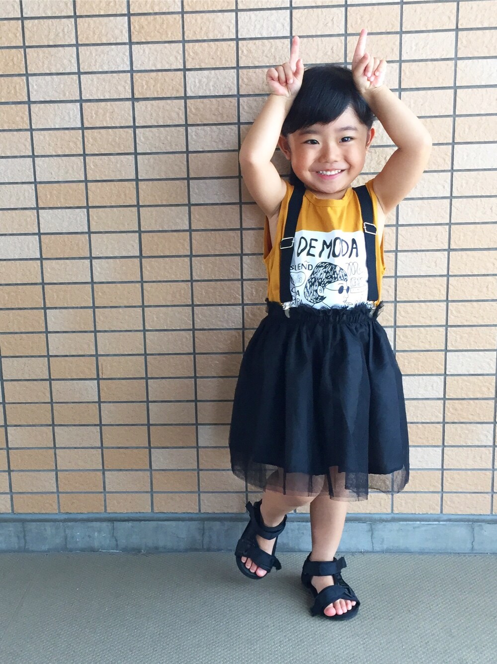 「夏、おんなのこコーデ、カジュアルコーデ、kids、スポーツサンダル、韓国ファッション」｜「韓国子供服のアイテム（Tシャツ/カットソー、オレンジ系）」を使った、yuuuuwa!!!さん（キッズ・100cm）の夏コーディネートの1枚目の写真