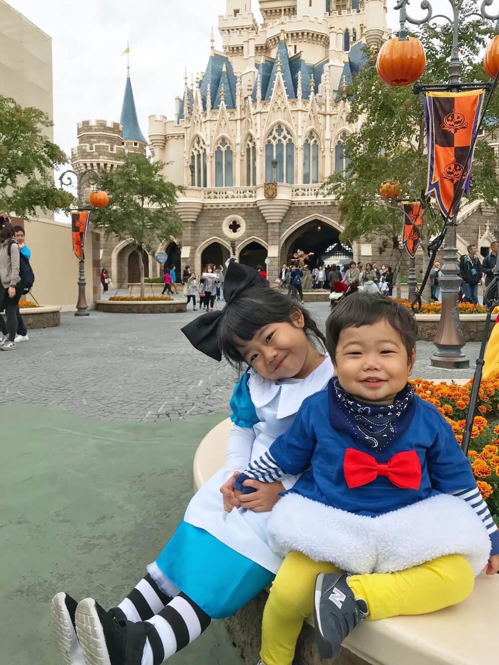 「wearhalloween2017、キッズファッション、ハロウィン、仮装、ディズニー、ﾄﾞﾅﾙﾄﾞﾀﾞｯｸ、アリス」｜「3coinsのアイテム（トップス、ブルー系）」を使った、yuuuuwa!!!さん（キッズ・100cm）の秋コーディネートの1枚目の写真