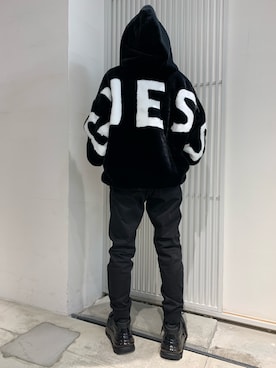 「Guess（ゲス）のアイテム（ブルゾン）」を使った、ヤマダサオリさん（レディース・160cm）の秋コーディネート