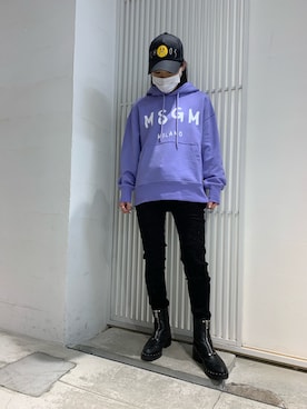 「MSGM（エムエスジーエム）のアイテム（パーカー）」を使った、ヤマダサオリさん（レディース・160cm）の春コーディネート