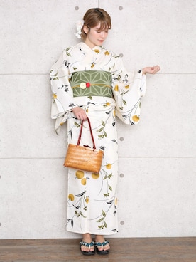 「イエロー」｜「アイテム（浴衣）」を使った、utataneスタッフさん（レディース・160cm）の冬コーディネート