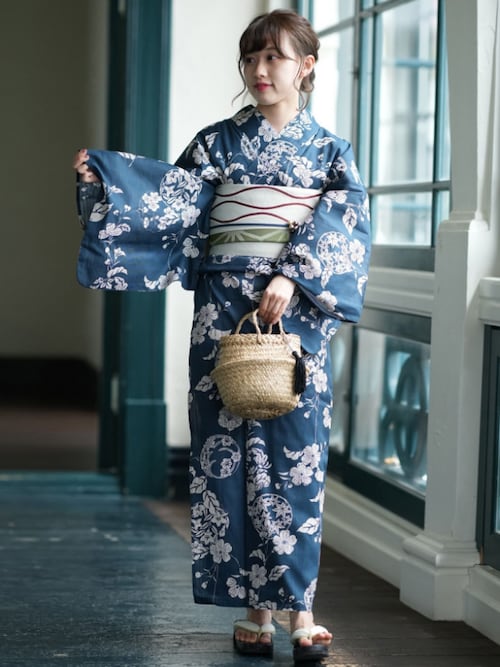 utatane（ウタタネ）の「浴衣3点セット 鉄紺に花手鞠（浴衣