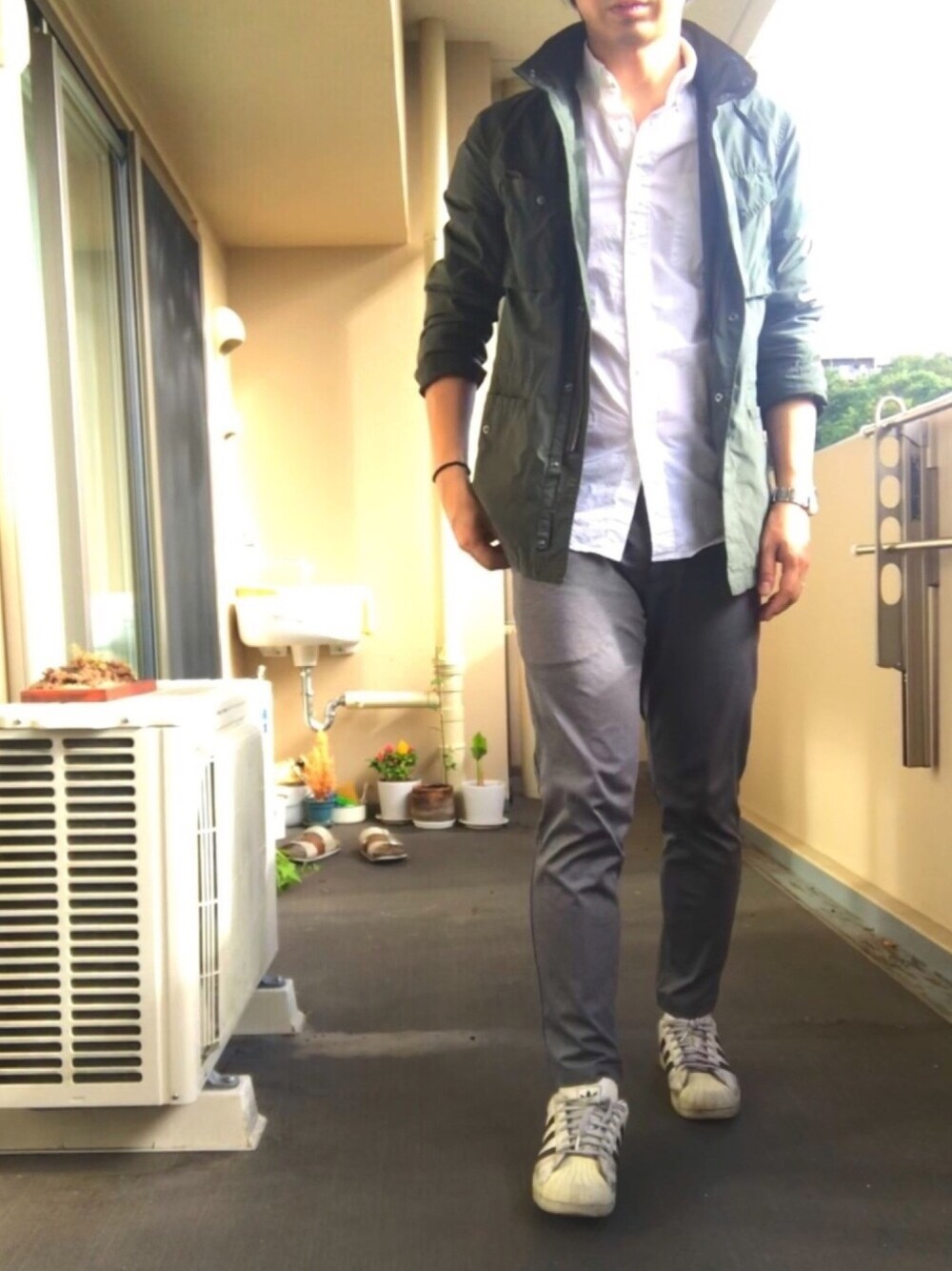 「M-65」｜「UNIQLOのアイテム（ミリタリージャケット、グリーン系）」を使った、eiさん（メンズ・173cm）の秋コーディネートの1枚目の写真