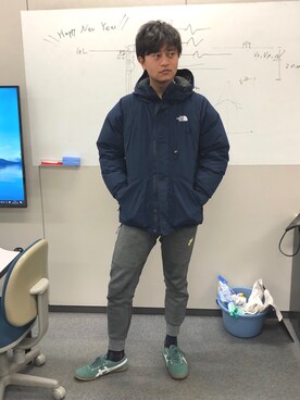 「あけおめ」｜岡野研究室さん（メンズ・177cm）の冬コーディネート