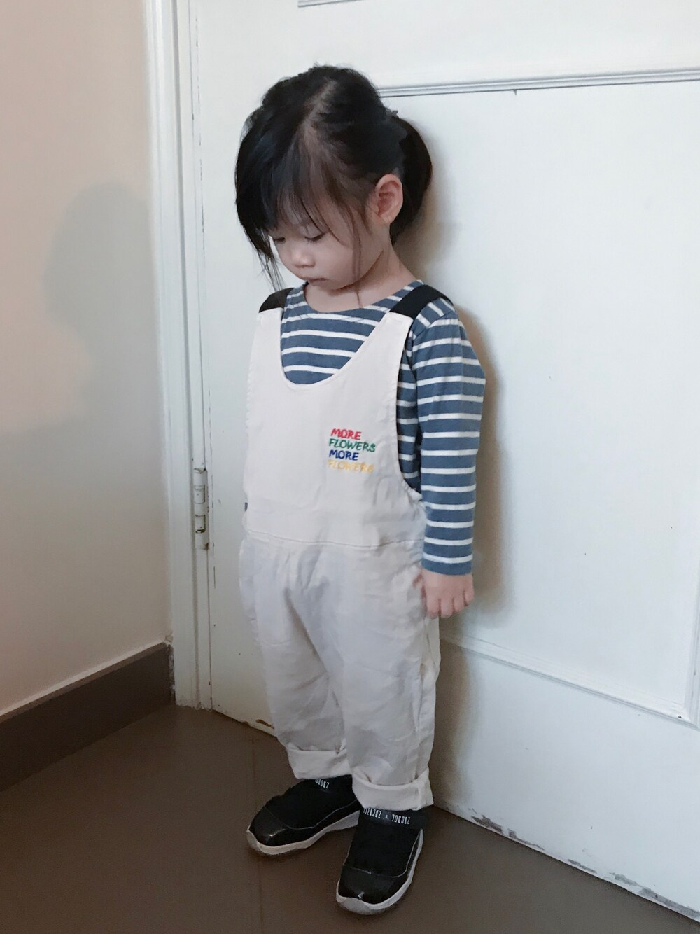 「girl、女の子、女の子コーデ、2歳、休日スタイル」｜「ZARA KIDSのアイテム（つなぎ/オールインワン、ホワイト系）」を使った、ジーちゃんさん（キッズ・80cm）の春コーディネートの1枚目の写真