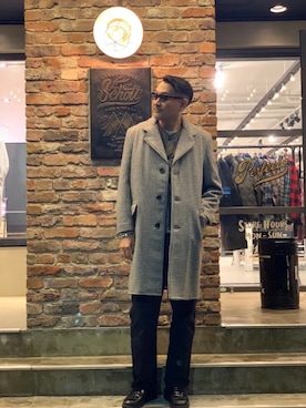 「SCHOTT」｜「アイテム（チェスターコート）」を使った、matsuuraさん（メンズ・189cm）の秋コーディネート