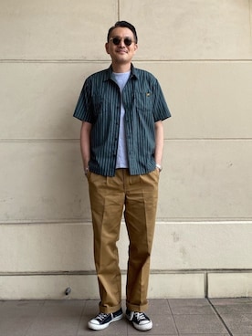 「アイテム（チノパンツ、ゴールド系）」を使った、matsuuraさん（メンズ・189cm）の春コーディネート