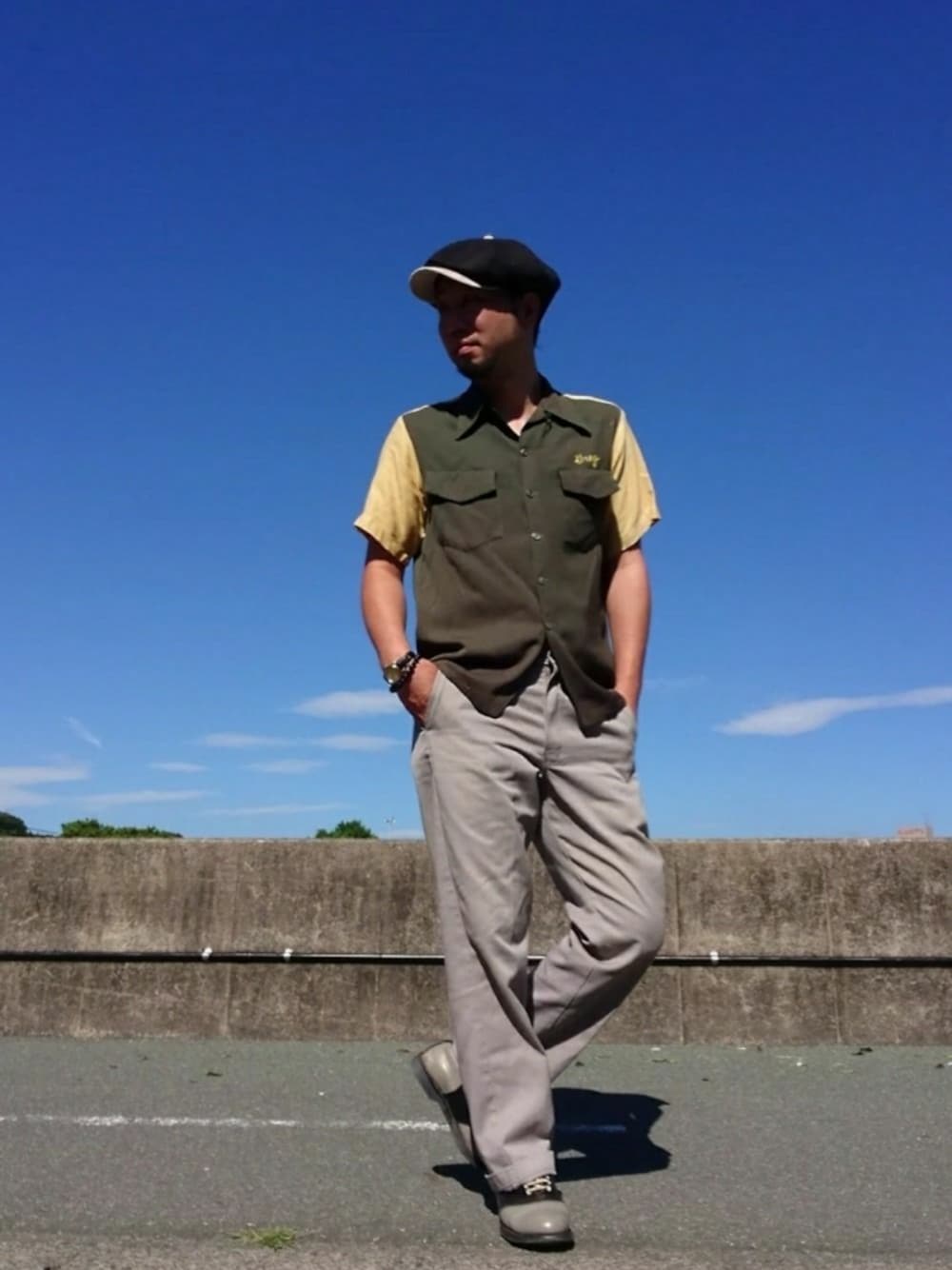 「ロックンロールに撃たれた日、シンプル、夏、サドルシューズ、キャスケット、ボーリングシャツ、開襟シャツ」｜「バクスタのアイテム（その他、グリーン系）」を使った、Go店長さん（メンズ・179cm）の夏コーディネートの1枚目の写真