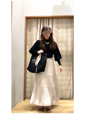 「earth music&ecology（アースミュージックアンドエコロジー）のサテンティアードスカート ＊●（スカート）」を使った、yuuuboooさん（レディース・158cm）の秋コーディネート