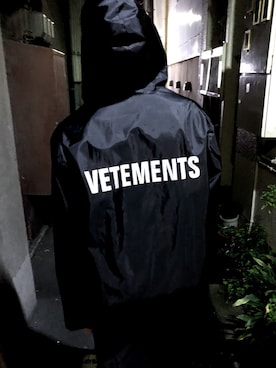 「vetements」｜「アイテム（ナイロンジャケット）」を使った、けさん（メンズ・182cm）の秋コーディネート
