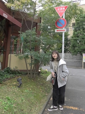 「アイテム（スタジャン、グレー系）」を使った、rororozzさん（レディース・161cm）の秋コーディネート