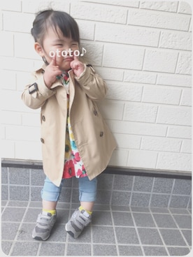 「babygap」｜「アイテム（トレンチコート）」を使った、おと♪さん（キッズ・80cm）の春コーディネート