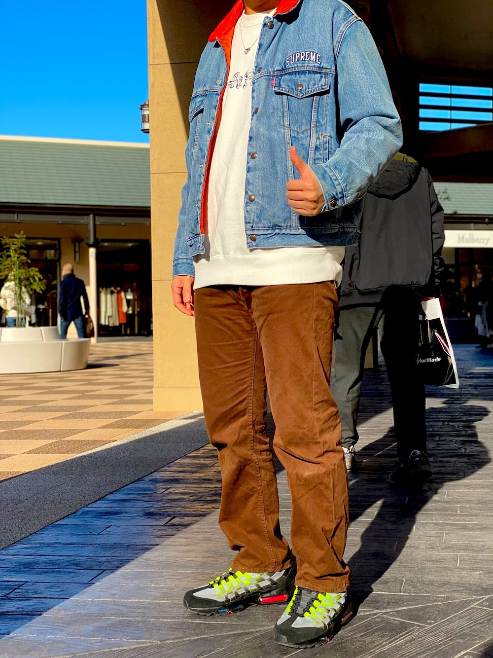 「NIKE、supreme、supremelevis、XLARGE、airmax95」｜「XLARGEのアイテム（パンツ、ブラウン系）」を使った、kotamo80さん（メンズ・177cm）の冬コーディネートの1枚目の写真