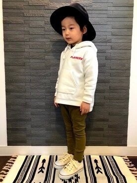 「アイテム（シャツ/ブラウス、ブラウン系）」を使った、tiinさん（キッズ・100cm）の冬コーディネート