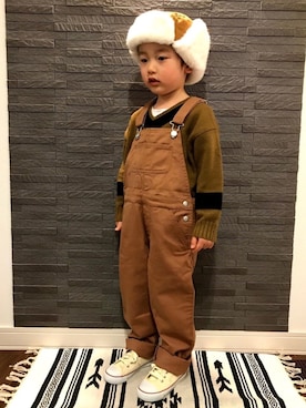 「ブラウンコーデ」｜「アイテム（サロペット/オーバーオール）」を使った、tiinさん（キッズ・100cm）の冬コーディネート