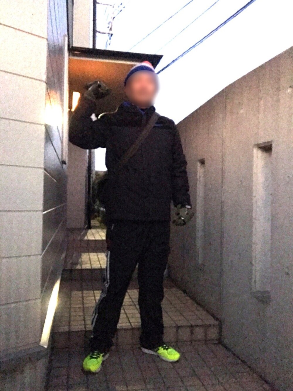 「adidas、Adidas NEO、New Balance」｜「adidas neoのアイテム（ジャケット/アウター、ブラック系）」を使った、Tore@minさん（メンズ・174cm）の冬コーディネートの1枚目の写真