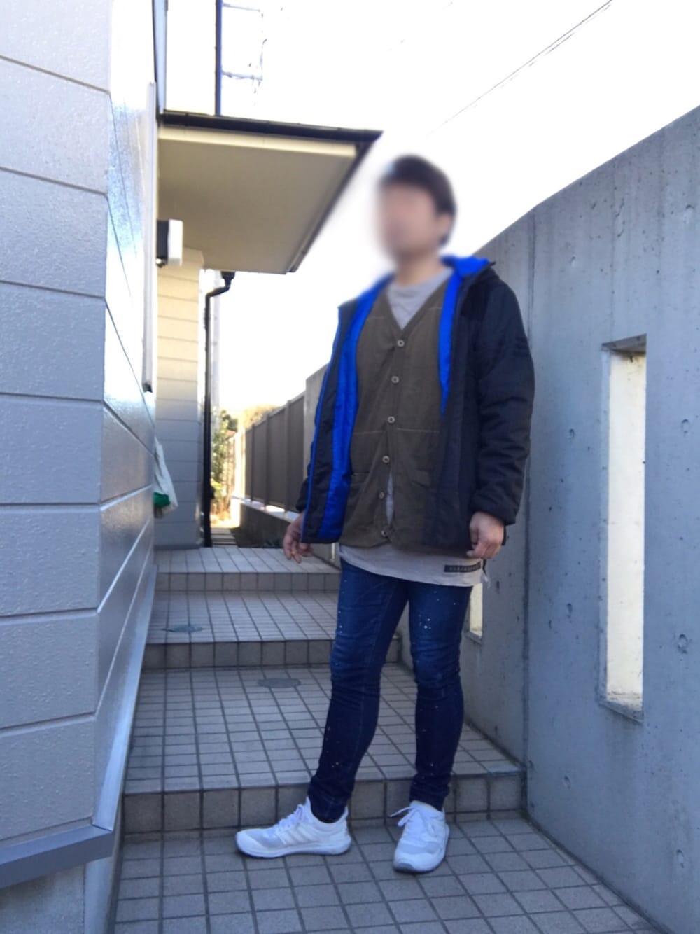 「adidas、e-JEANS、休日スタイル」｜「adidas neoのアイテム（ジャケット/アウター、ブラック系）」を使った、Tore@minさん（メンズ・174cm）の冬コーディネートの1枚目の写真