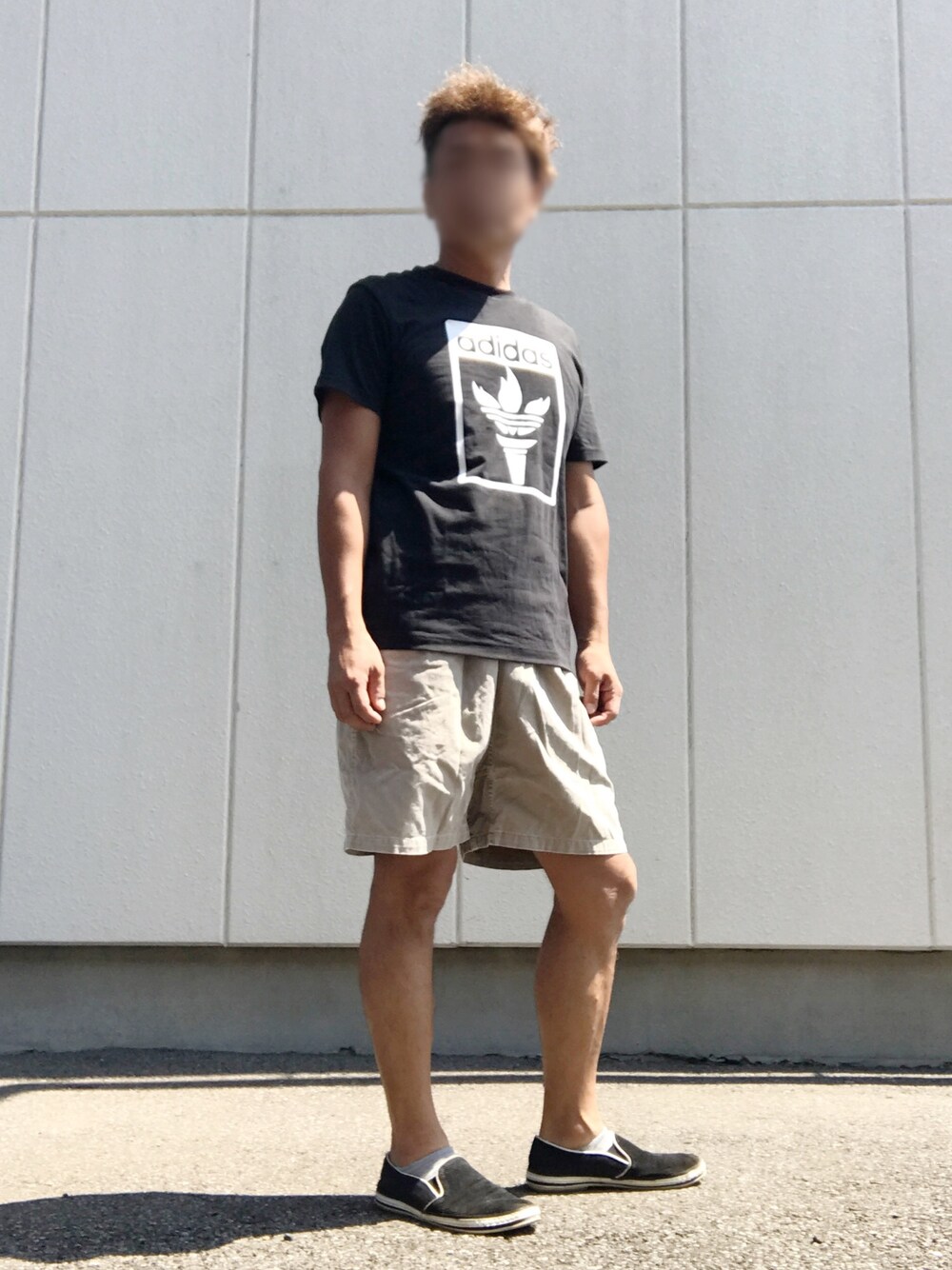「adidas originals、GRAMICCI、THE SHOP TK、Tシャツ、夏コーデ、東京オリンピック、トレフォイル、聖火、ストリートカジュアル」｜「adidas Originalsのアイテム（Tシャツ/カットソー、ブラック系）」を使った、Tore@minさん（メンズ・174cm）の夏コーディネートの1枚目の写真