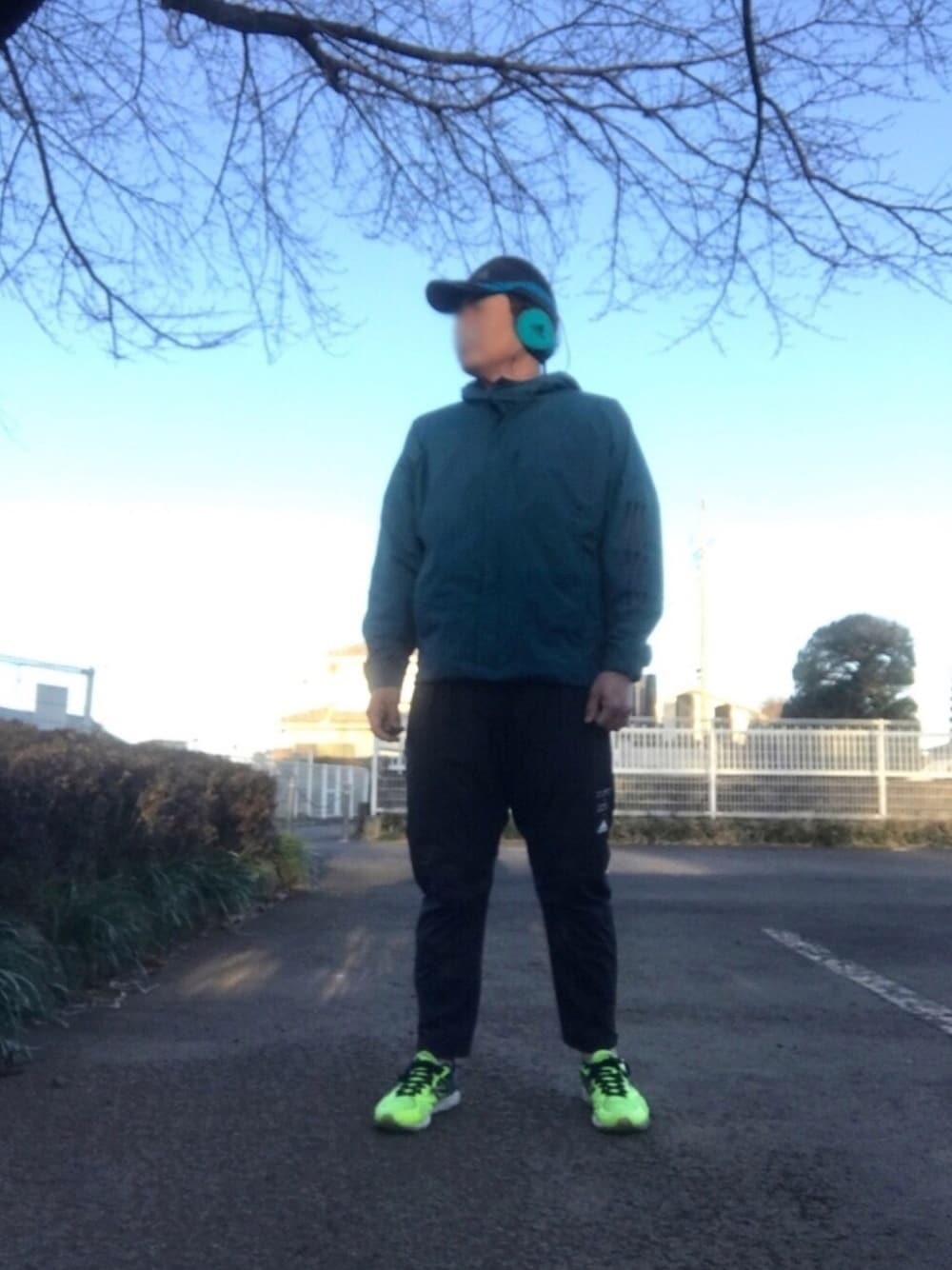 「adidas、climastorm、スポーツコーデ、セットアップ、ランニングスタイル、トレーニング、冬コーデ」｜「adidasのアイテム（パンツ、ブラック系）」を使った、Tore@minさん（メンズ・174cm）の冬コーディネートの1枚目の写真