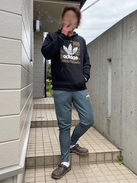 adidas Originalsのパーカーを使った「トラックパンツ」の人気 