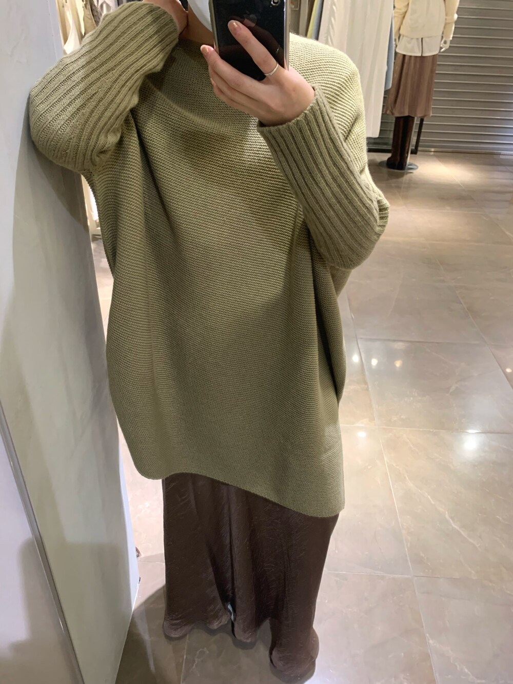 「オトナカジュアル、秋冬コーデ、秋のコーデ、ラクチンコーデ、アシメニット、低身長、DouDou、doudou_staff、doudou_pr、ざっくりニット」｜「DouDouのガーターアシメプルオーバー（ニット/セーター、ブラウン系）」を使った、hidemiさん（レディース・154cm）の秋コーディネートの1枚目の写真