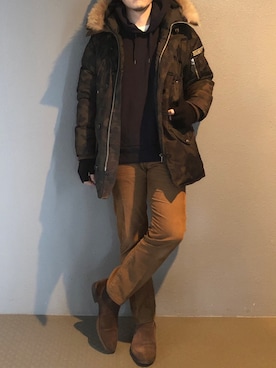 「ブラウンパンツ」｜「アイテム（ミリタリージャケット）」を使った、bdyoshiさん（メンズ・167cm）の冬コーディネート