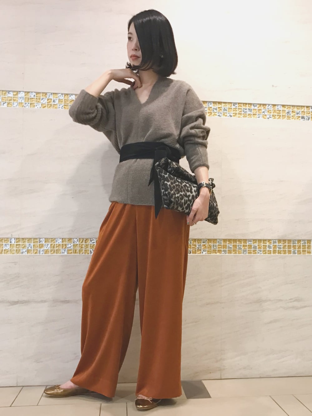 ADAM ET ROPE'（アダムエロペ）の「YAKスリットネックプル
