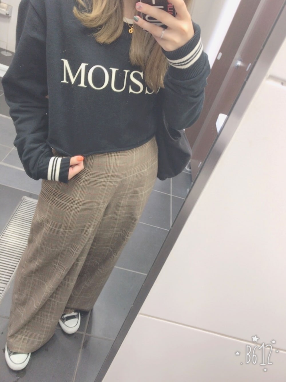 MOUSSYのスウェットを使った「ショート丈トップス」の人気