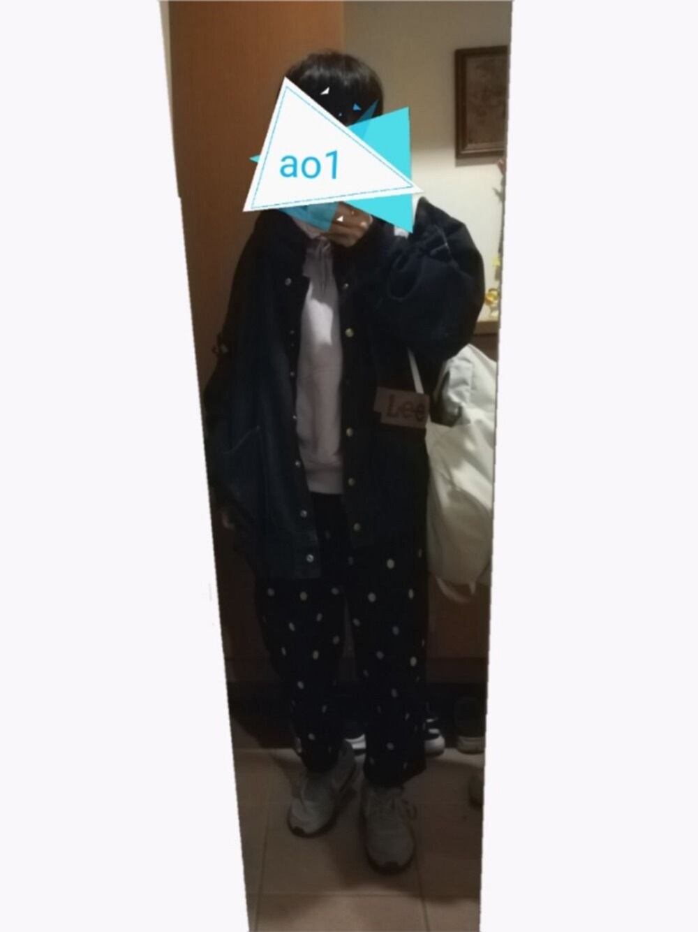 「NIKEのアイテム（スニーカー、グレー系）」を使った、ao1さん（レディース・153cm）の冬コーディネートの1枚目の写真