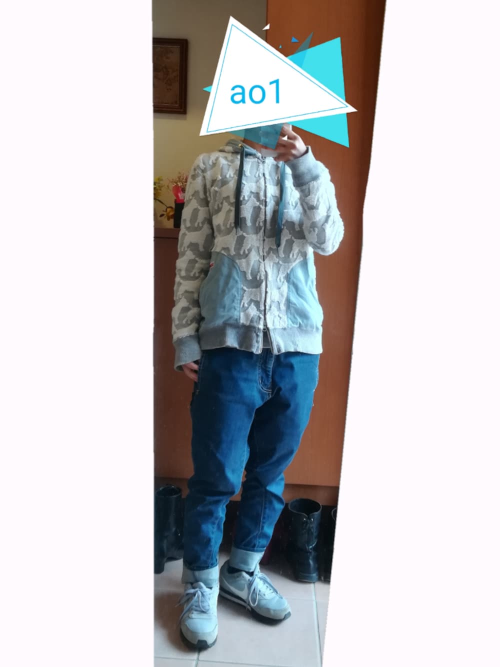 「mercibeaucoup,のB:デニデニム（デニムパンツ、ブルー系）」を使った、ao1さん（レディース・153cm）の冬コーディネートの1枚目の写真