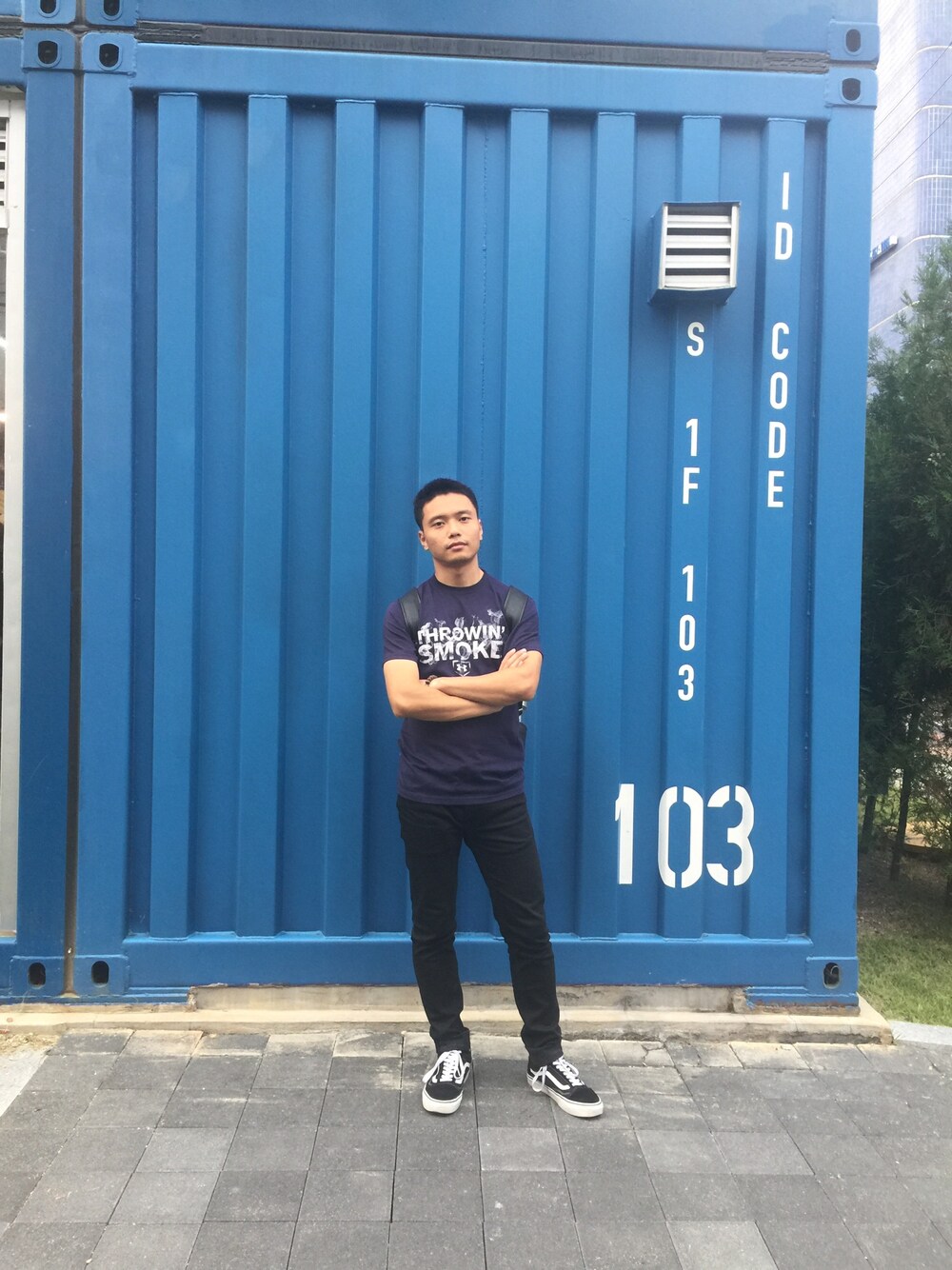 「UNDER ARMOURのアイテム（スウェット、その他）」を使った、Wu Weiさん（メンズ・170cm）の春コーディネートの1枚目の写真