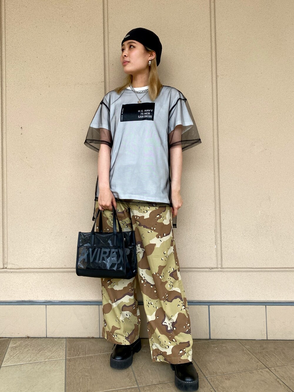 「AVIREX、大人カジュアル、スニーカーコーデ、パンツスタイル、ootd、フレアパンツ、ラクチンコーデ、今日のコーデ、AVIREXBelle、いいね、save、フォローお願いします🤑」｜「AVIREXの【直営店限定】メッシュミニトートバック（トートバッグ、ブラック系）」を使った、IMUさん（レディース・162cm）の春コーディネートの1枚目の写真