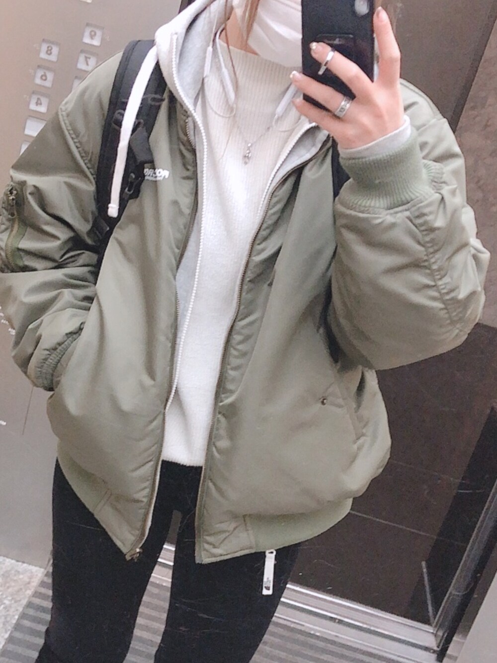 「オフィス、オフィスカジュアル、オフィススタイル、オフィスコーデ、rodeo crowns、THE NORTH FACE、初売りセールで買いました2019、healthknit、リュック、リュック女子」｜「Rodeo Crownsのアイテム（ジャケット/アウター、グリーン系）」を使った、Natsumiさん（レディース・155cm）の冬コーディネートの1枚目の写真