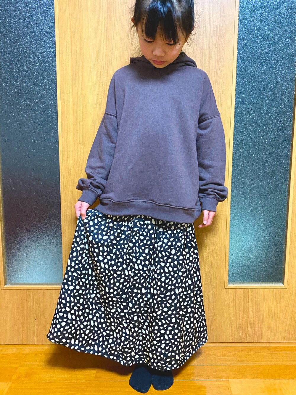 「anyfamのアイテム（パーカー、グレー系）」を使った、yukai2008さん（キッズ・123cm）の冬コーディネートの1枚目の写真