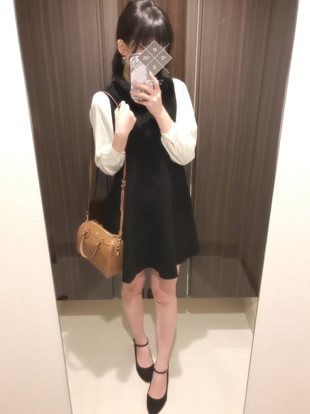 「通勤コーデ、大人カジュアル、ニットワンピース、タートルワンピ、袖シフォン、冬、31 Sons de mode、COACH、velikoko」｜「velikoko ラクチンきれいシューズの【追加生産なし】[ラクチンきれいパンプス]新開発クッション・ワイド幅もある(5cmヒール)/ヴェリココ(velikoko)（パンプス、ブラック系）」を使った、暁さん（レディース・170cm）の冬コーディネートの1枚目の写真
