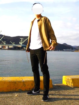 「海」｜「アイテム（その他アウター）」を使った、みき      さん（メンズ・173cm）の春コーディネート