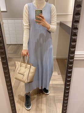 「ブルーワンピース」｜「アイテム（スニーカー）」を使った、Fashion junky  さん（レディース・159cm）の冬コーディネート