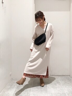 su8zu1koさんの「シフォン花柄プリーツロングスカート」を使ったコーディネート