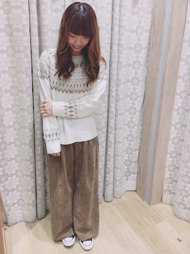 「earth music&ecology（アースミュージックアンドエコロジー）の・コーデュロイワイドパンツ（その他パンツ）」を使った、ミズホさん（レディース・155cm）の冬コーディネート