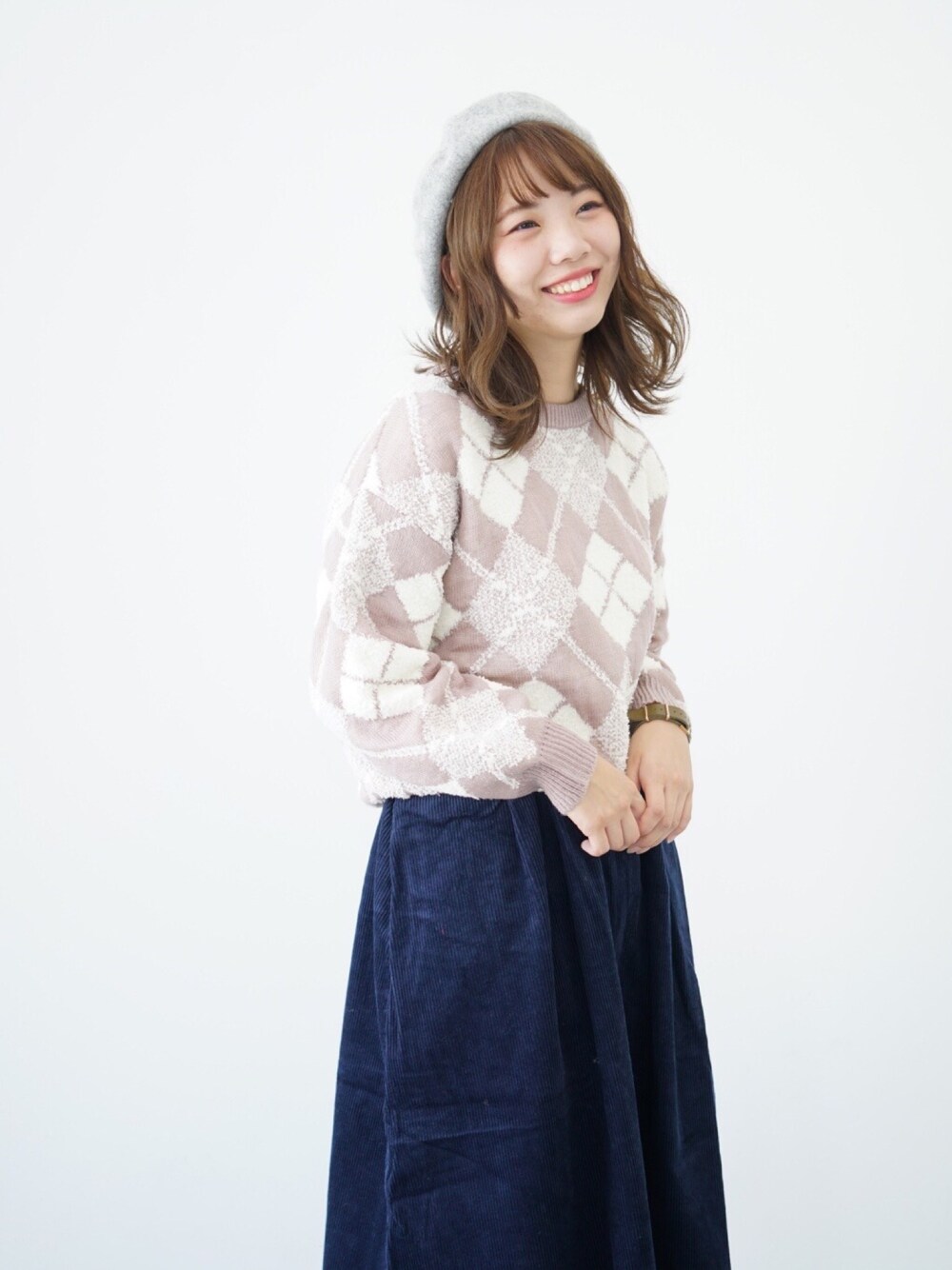 「earth music&ecology、秋冬コーデ、ピンク、アーガイル柄」｜「earth music&ecologyの・アーガイルニットプルオーバー（ニット/セーター、ピンク系）」を使った、ミズホさん（レディース・155cm）の冬コーディネートの1枚目の写真