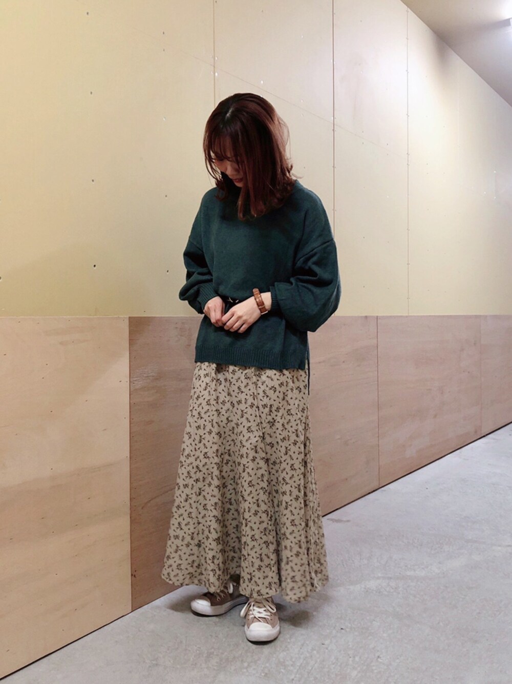 「earth music&ecology、冬コーデ、低身長コーデ」｜「earth music&ecologyの【Special Price】ゆるハイネックニットプルオーバー（トップス、グリーン系）」を使った、ミズホさん（レディース・155cm）の冬コーディネートの1枚目の写真