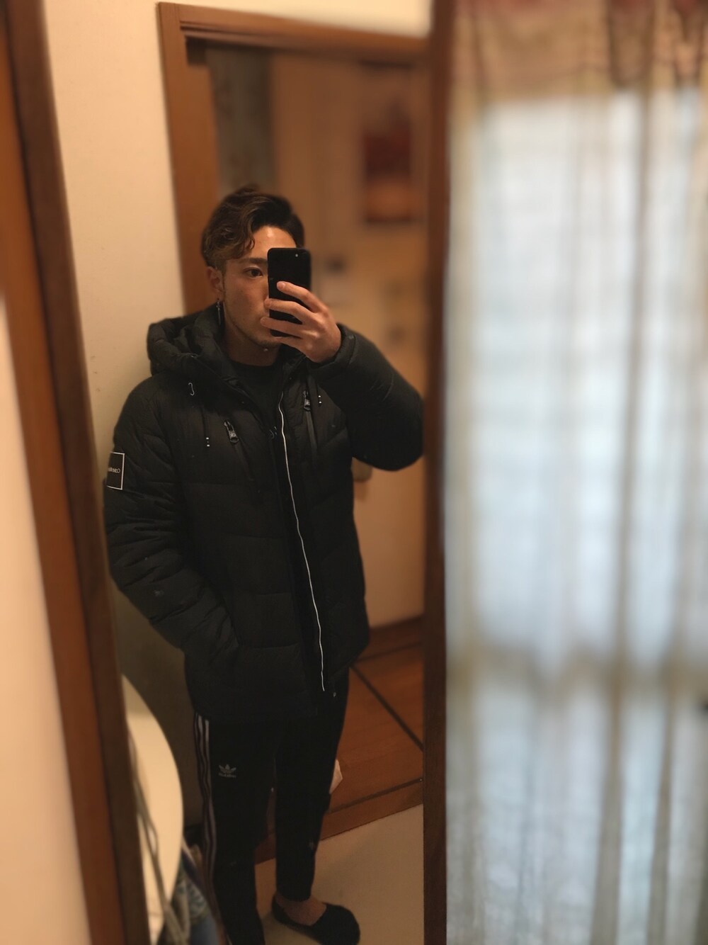 「Calvin Kleinのアイテム（ジャケット/アウター、ブラック系）」を使った、イツキさん（メンズ・168cm）の冬コーディネートの1枚目の写真
