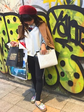 「Guess（ゲス）のアイテム（サンダル）」を使った、shiki onitakeさん（レディース・155cm）の冬コーディネート