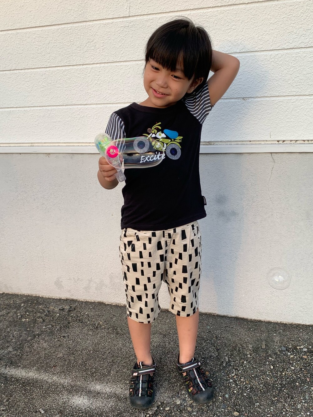「男の子、キッズファッション、キッズコーデ、夏コーデ、男の子コーデ」｜「RAGMARTのプリントＴシャツ バイク（Tシャツ/カットソー、ブラック系）」を使った、mmikki0206さん（キッズ・110cm）の夏コーディネートの1枚目の写真