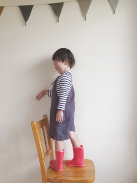 「長靴」｜「アイテム（サロペット/オーバーオール）」を使った、ちゃんりゅーさん（キッズ・100cm）の秋コーディネート