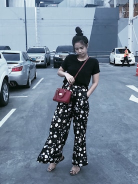 「holster（ホルスター）のアイテム」を使った、Deardear Nisachonさん（レディース・165cm）の秋コーディネート