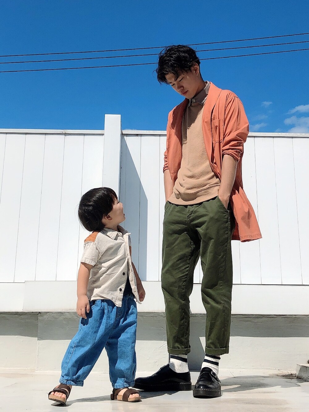 「秋コーデ、おしゃれさんと繋がりたい、お洒落さんとつながりたい、カーキ、ユニクロ」｜「UNIQLOのEZYアンクルパンツ（2WAYストレッチ・丈長め76cm）（その他パンツ、グリーン系）」を使った、Reiさん（メンズ・178cm）の秋コーディネートの1枚目の写真